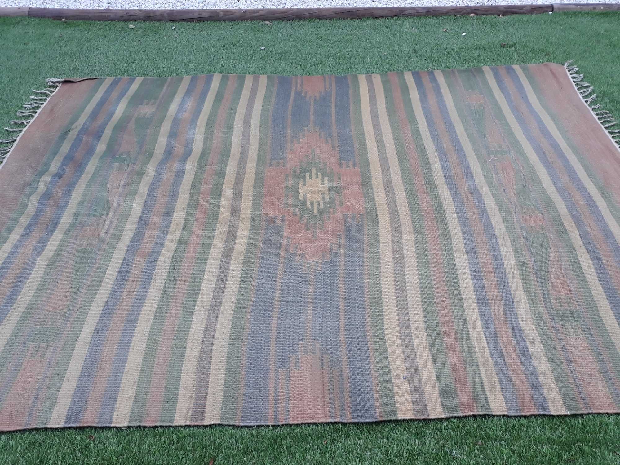 Carpete tipo kilim