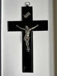 Vendo crucifixos em acrilico e prata e em metal e veludo