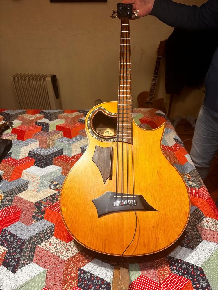 Baixo eletrico acustico warwick