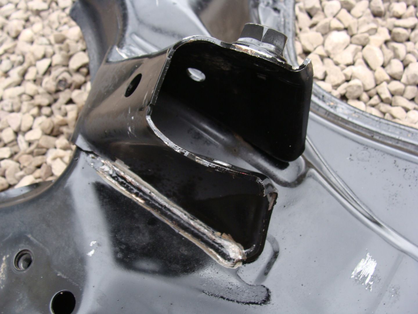 SANKI BELKA ZAWIESZENIA TOYOTA RAV4 II 2002-2006r USZKODZONE
