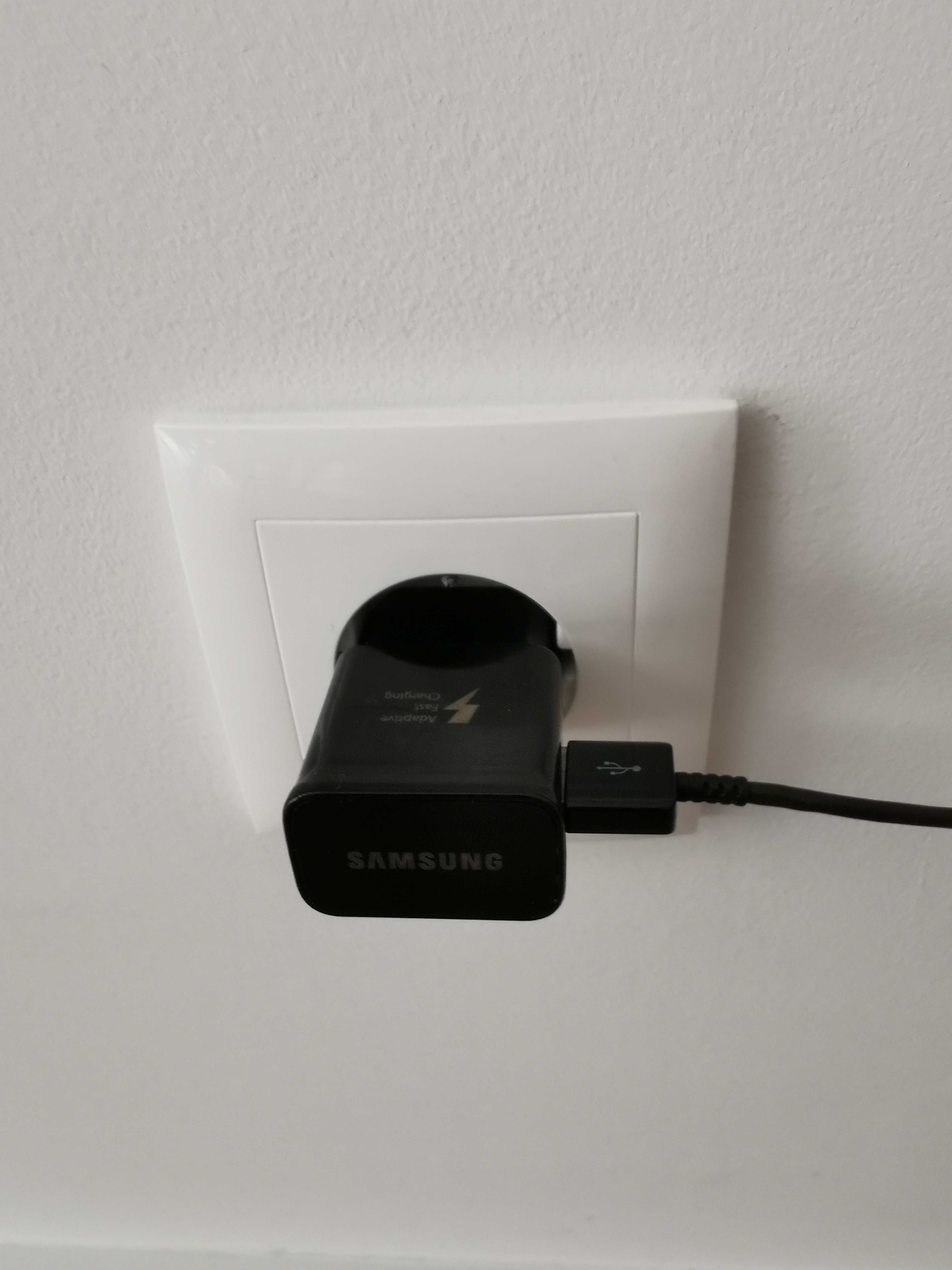 Samsung s8 com carregador rápido
