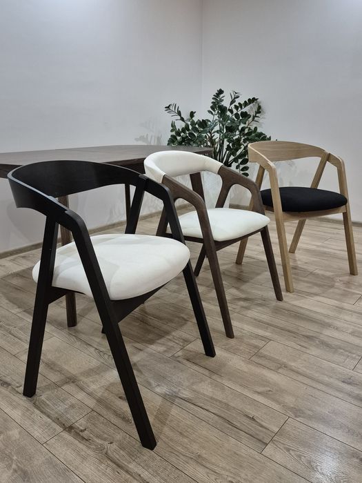 Krzesło dębowe tapicerowane – lity dąb, nowoczesne i wygodne