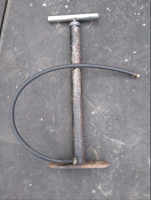 Насос для подкачки шин б/у в хорошем состоянии