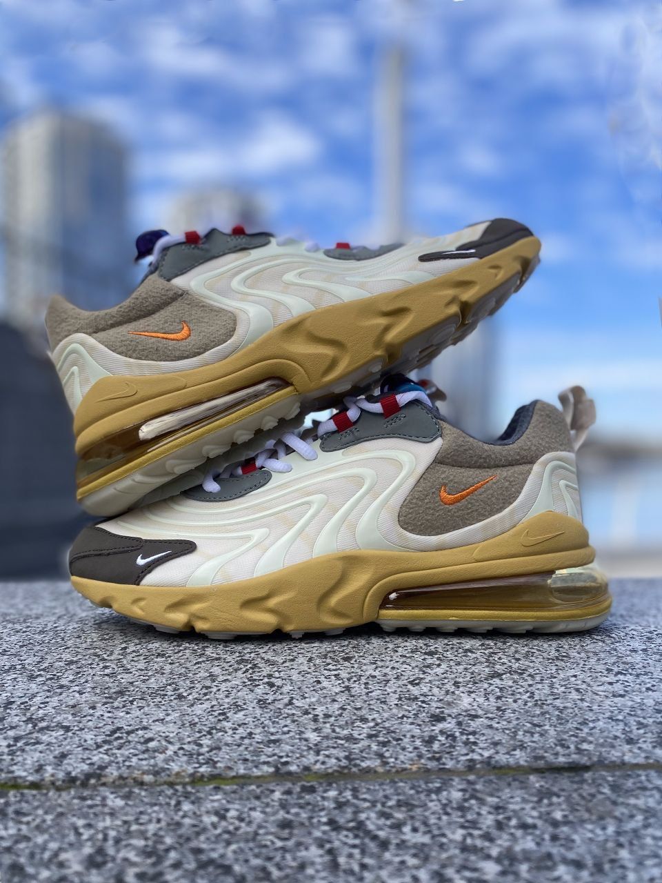 Чудові кросівки Travis Scott x Nike Air Max 270 React Cactus Trails