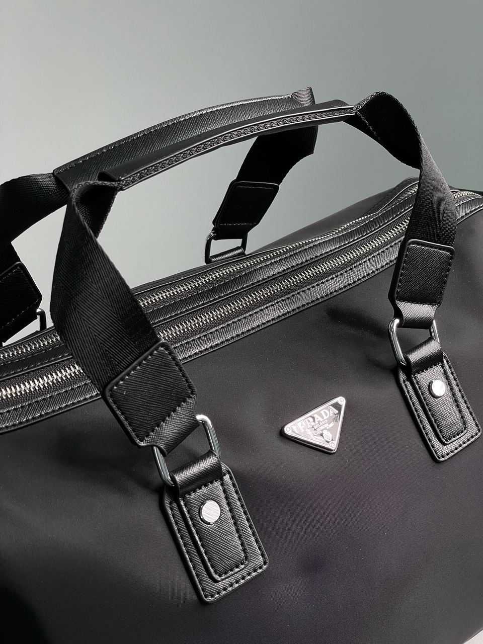 Сумка Prada Re-Nylon and Saffiano Leather Duffle Bag