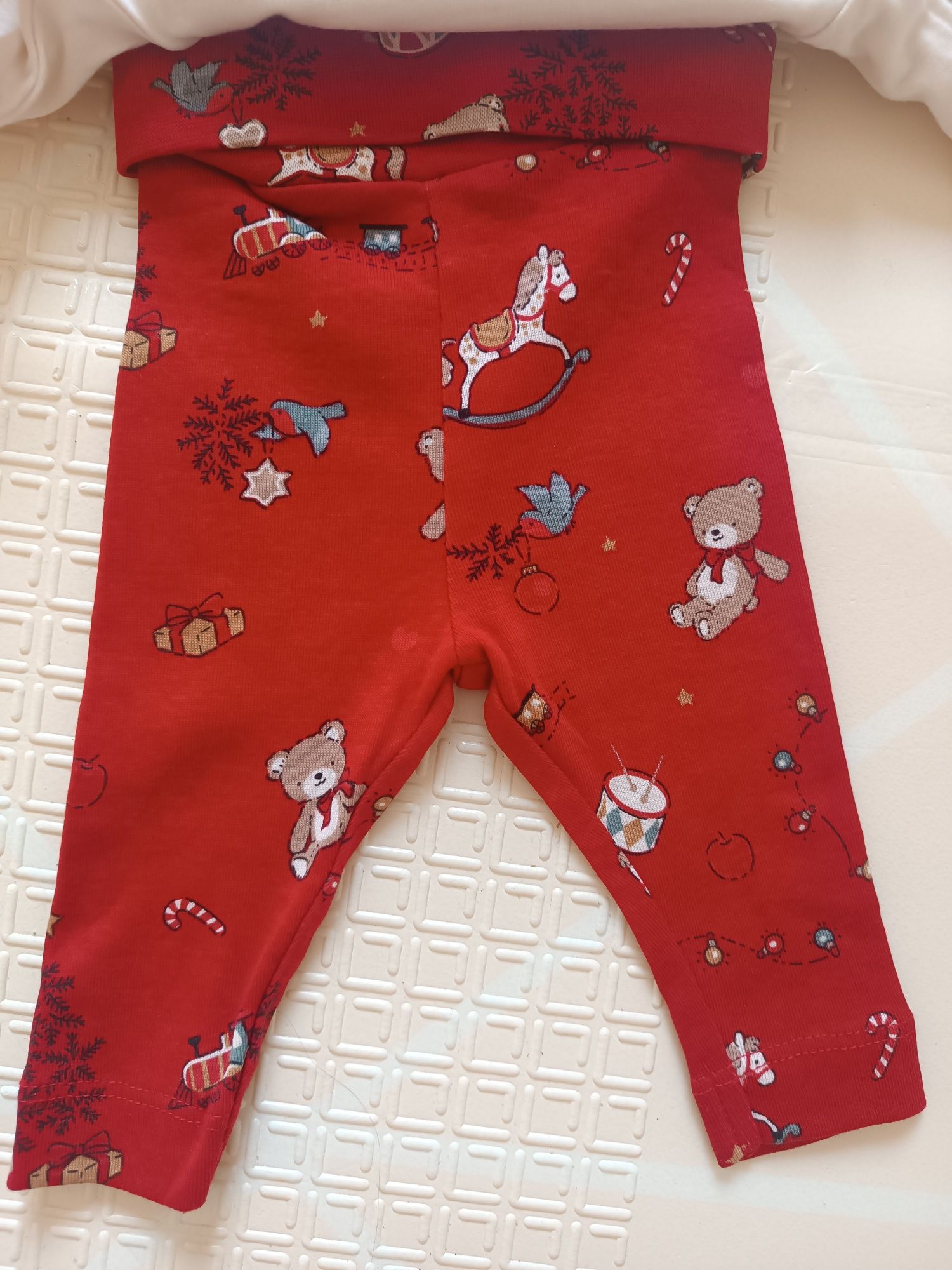 18. Komplet spodnie i body