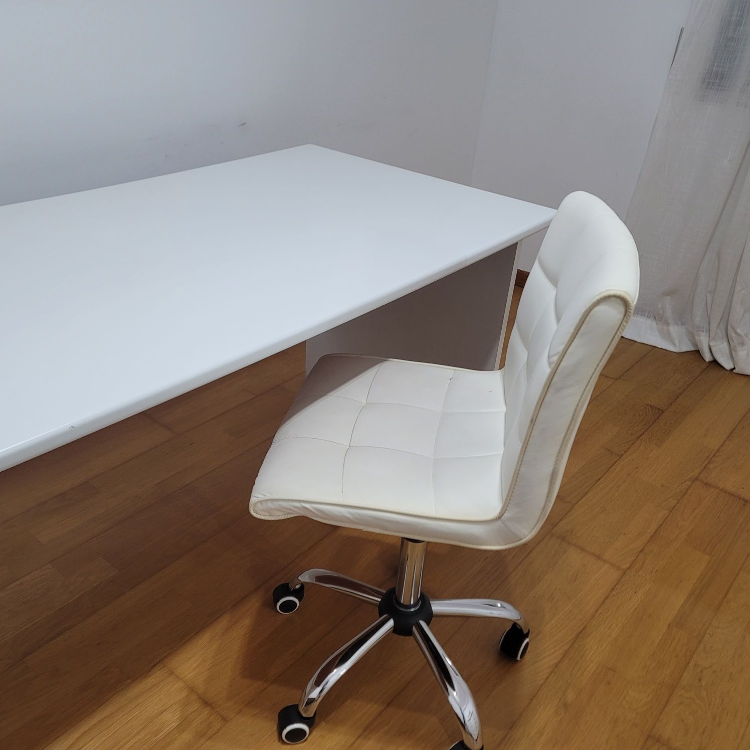 Secretaria e Cadeira