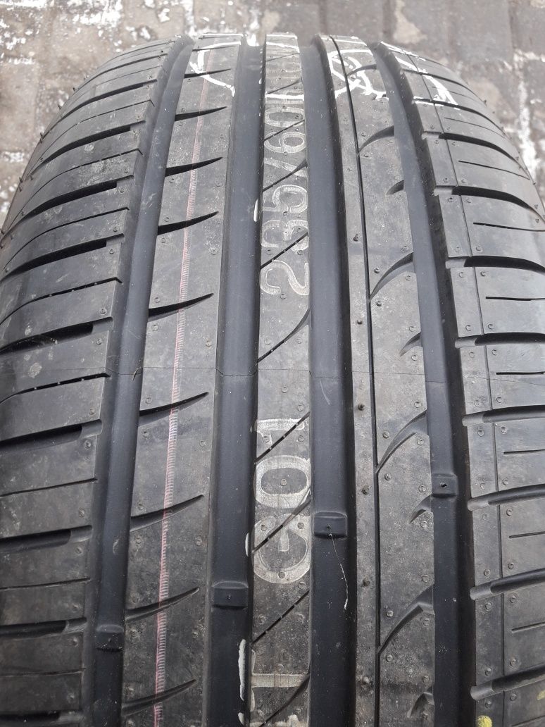 235/60R18 103W HANKOOK , pojedyńcza opona letnia.