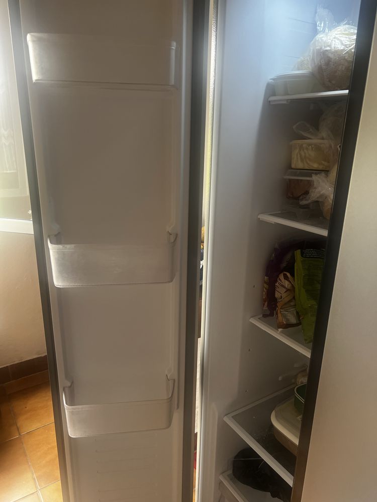 Frigorífico Hisense Side-by-Side Inox