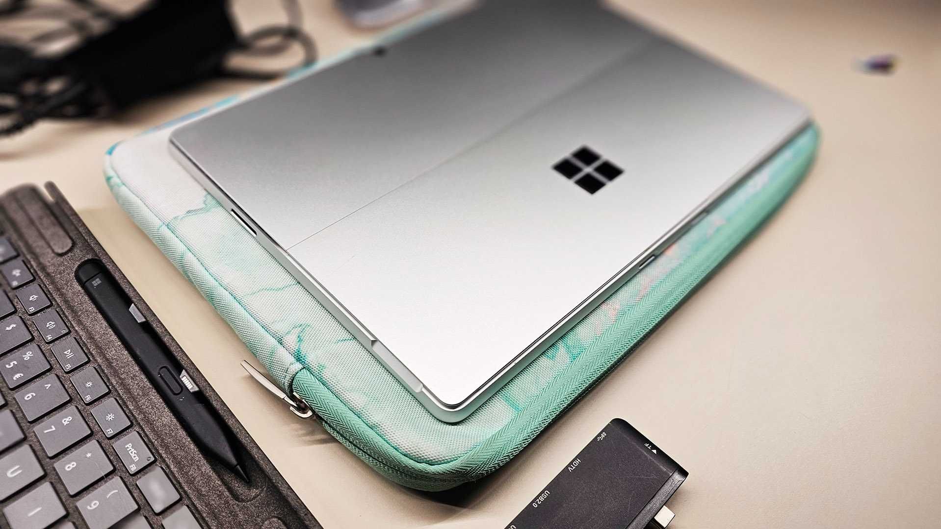 Microsoft Surface Pro 9 Intel Core i5-1235U / 8GB RAM / 256GB SSD