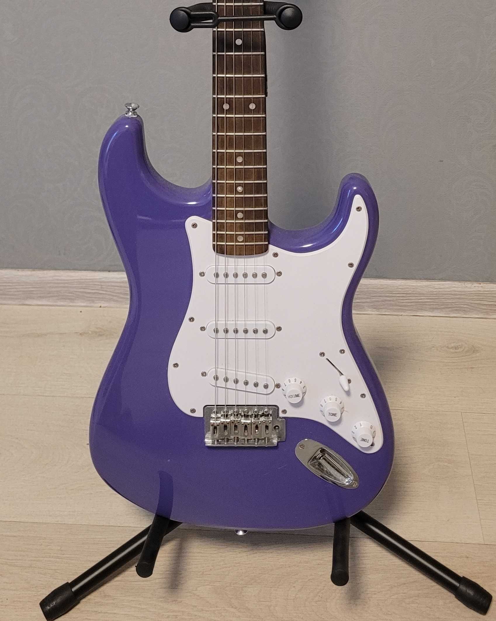 Электрогитара Squier by Fender Sonic Stratocaster LRL + чехол + кабеля