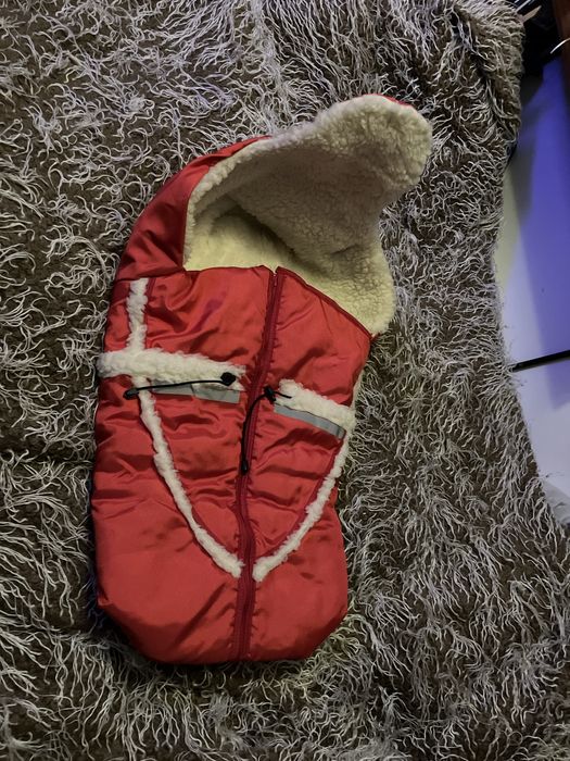 Piccolino śpiworek Alaska otulacz do sanek czerwony z misiem zasuwany