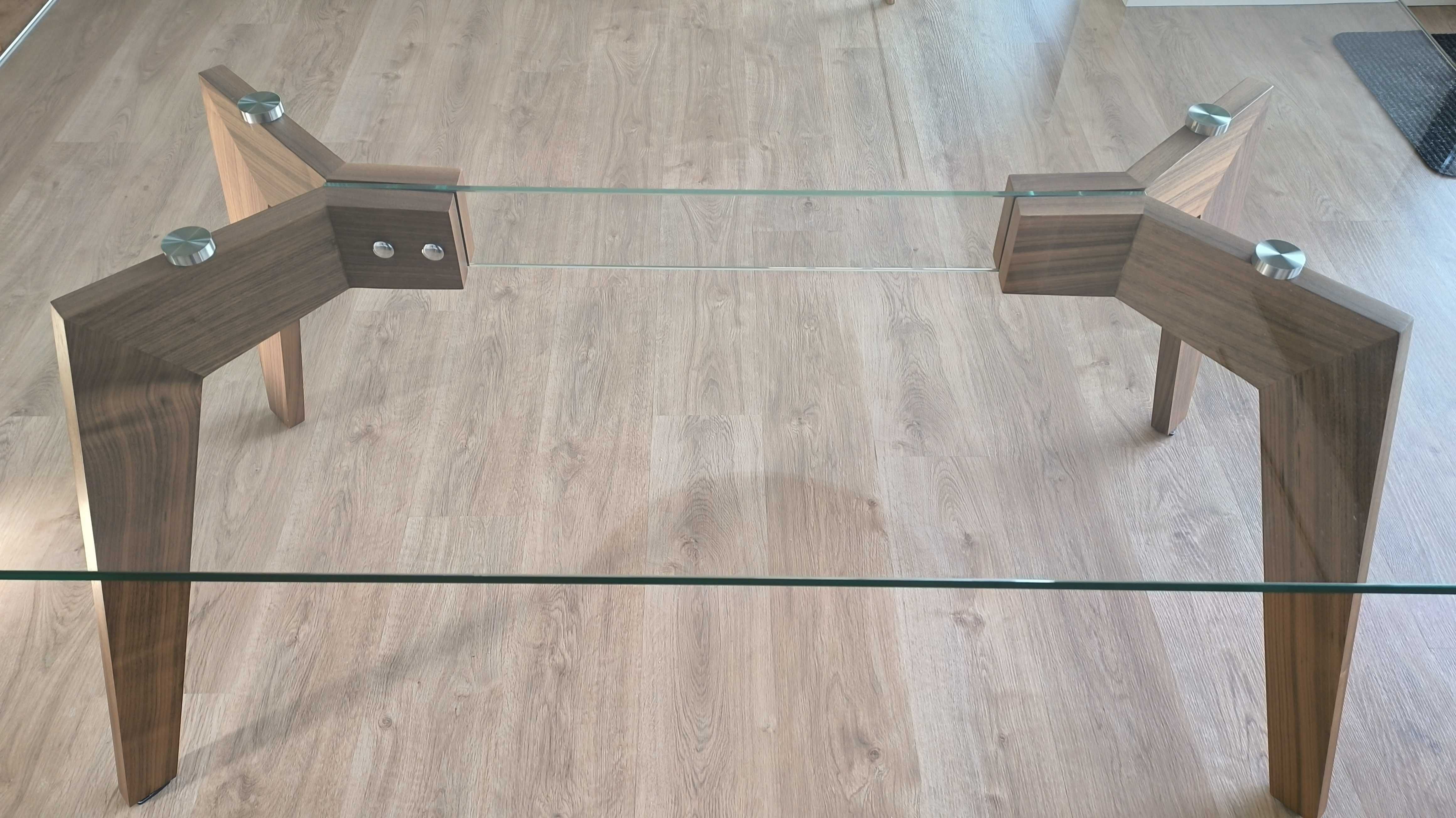 Mesa Jantar vidro temperado/nogueira de 1.60x0.95m