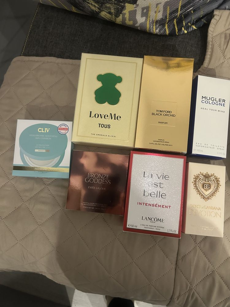 Oryginalne pudelka z kosmetyków Tom Ford
