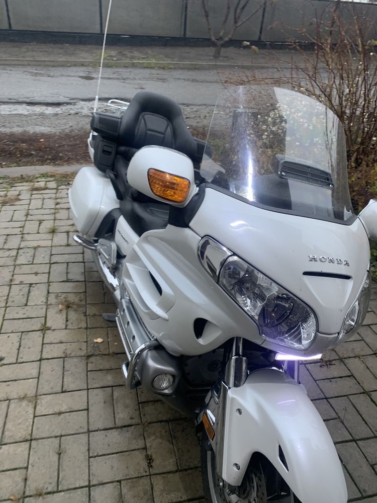 Продам Honda Goldwing 2008 г ,  1800 куб  в отличном состоянии …