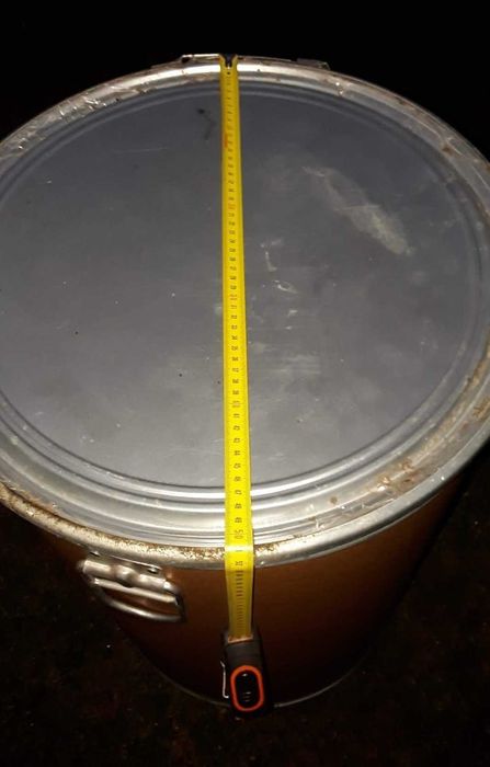 Бочка з кришкою    .