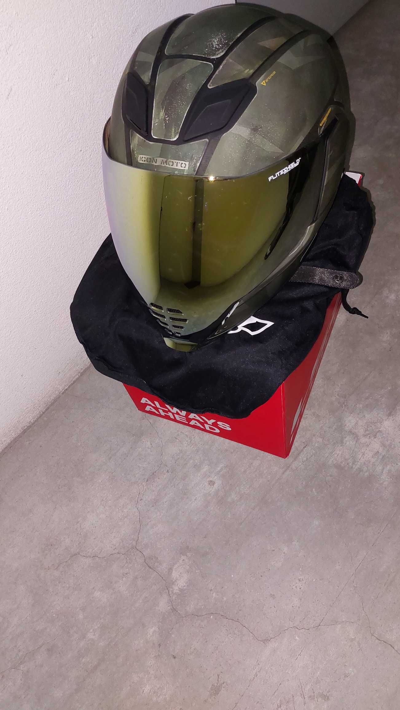 Capacete integral Icon Airflite Battlescar 2 impecável!!