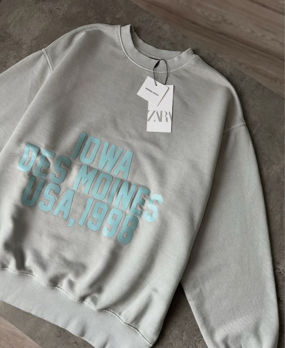 Стильний свитшот від  ZARA