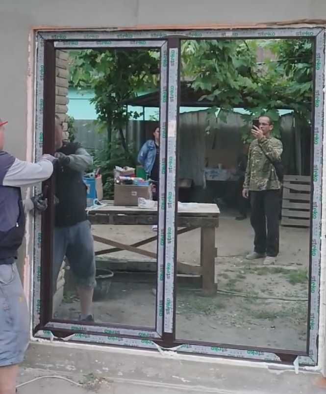 Двері Вихід на терасу, коричневі вікна, антрацит вхідні розсувні двери