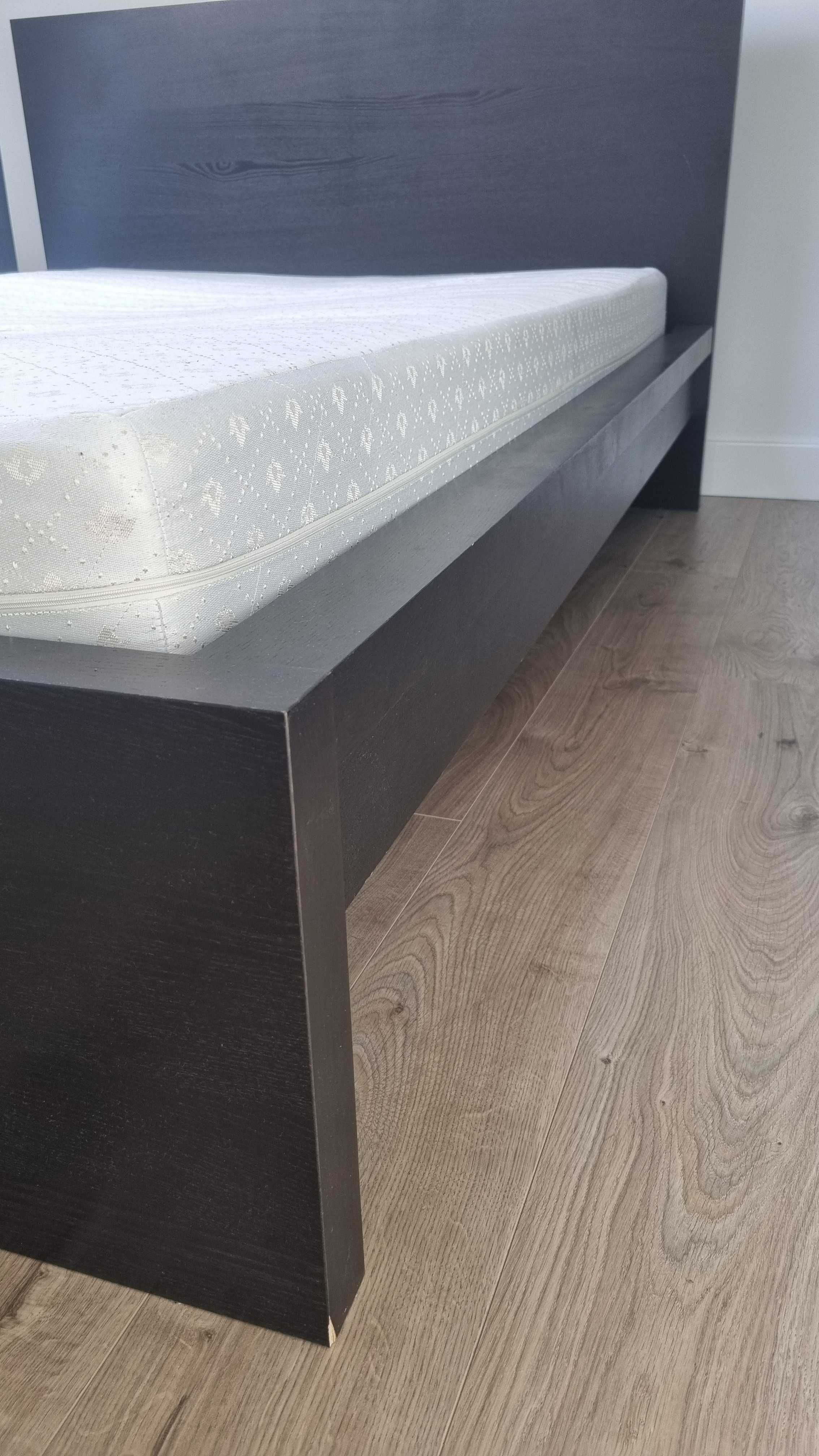 Łóżko 140 /200 cm. z materacem- używane [ IKEA-MALM]