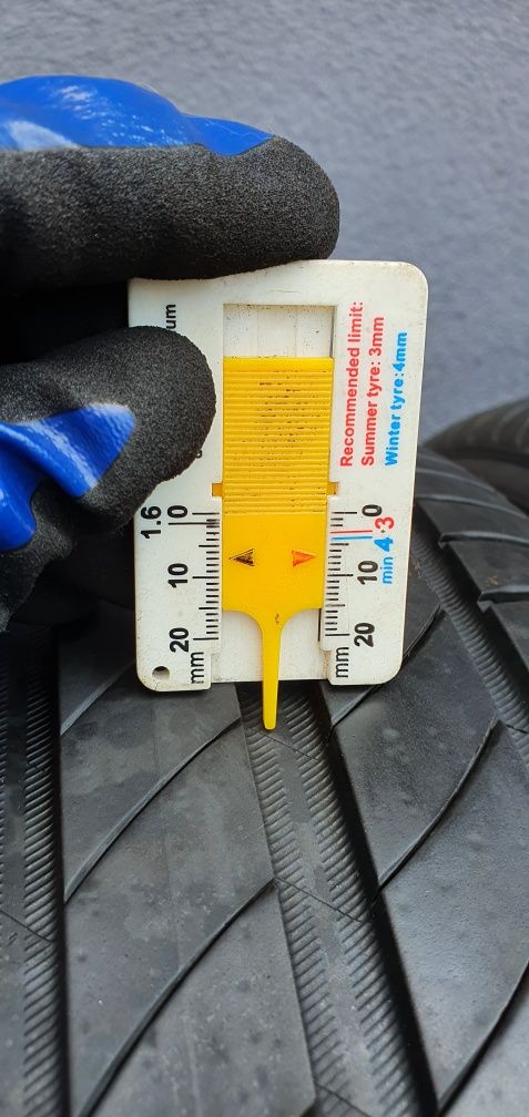 235/50/18 Michelin