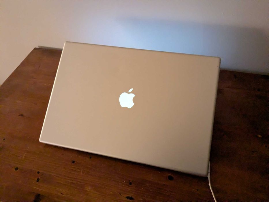 MacBook Pro A1261