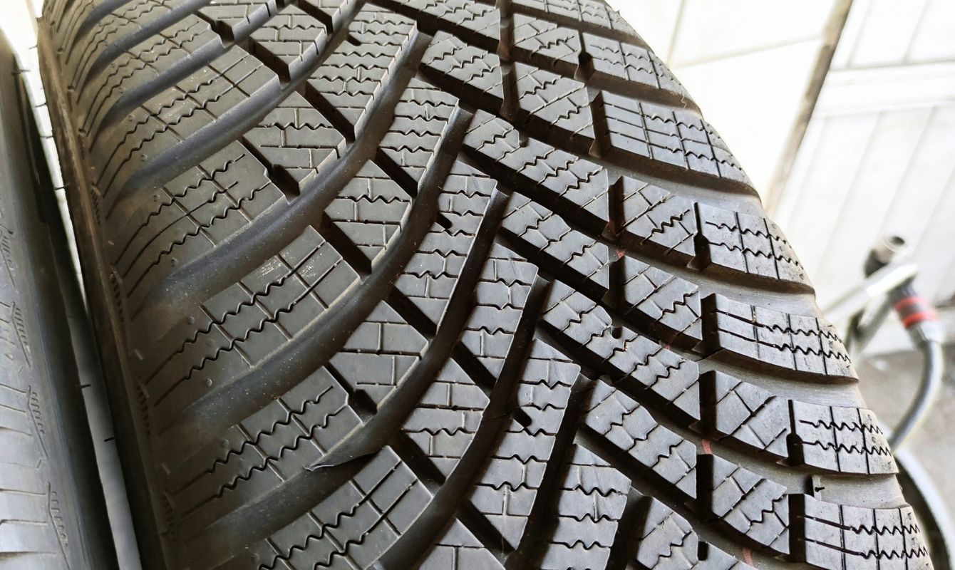 2x 215/65r16 Hankook Winter I'Cept Rs3 W462/7,27mm 2024r C/B/72dB Jak