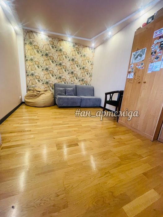 Продам 2 х комнатную + кухня студия ЖК Олимпийский ж/м Левобережный 3