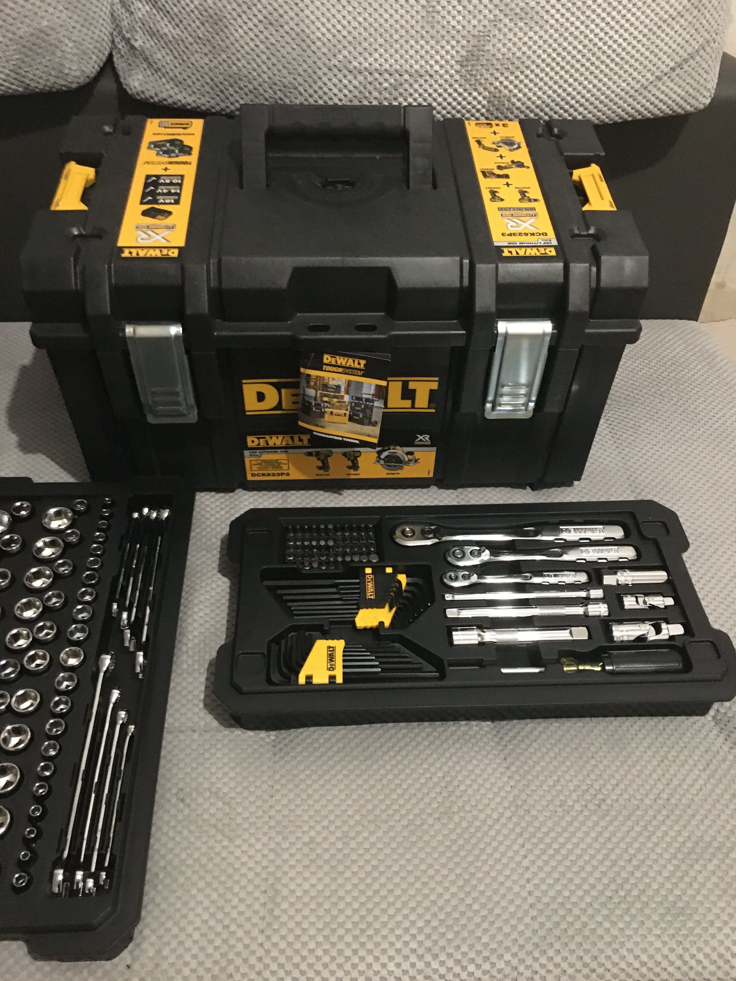 Dewalt zestaw dla mechanika 226 czesci