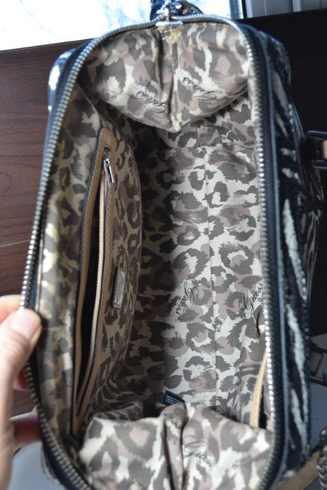 guess сумка женская оригинал сумочка саквояж с брелоком, зебра