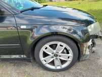 Audi a3 8P0 LZ9W błotnik przód prawy