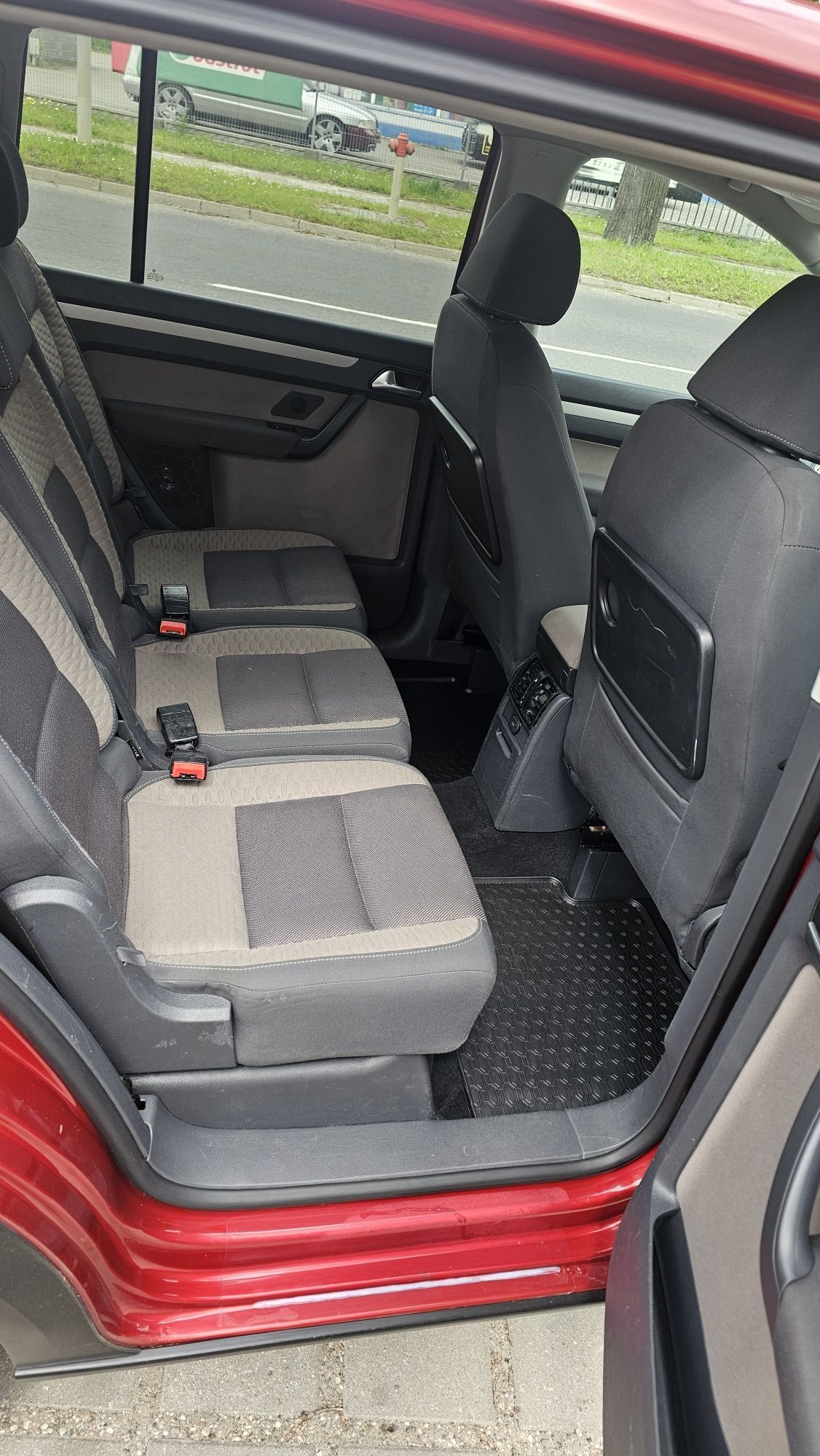 Vw Touran Cross 2.0 TDi 140 Dsg hak