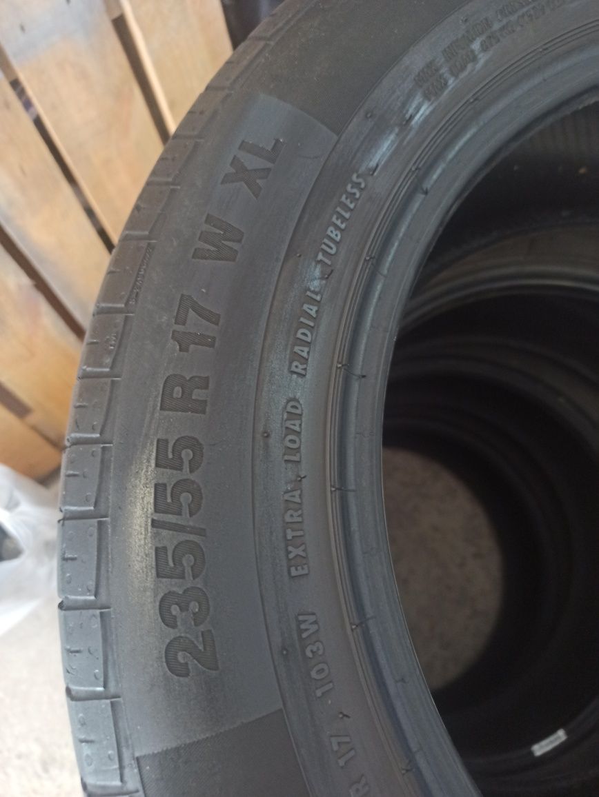 Шини CONTINENTAL 235/55/R17