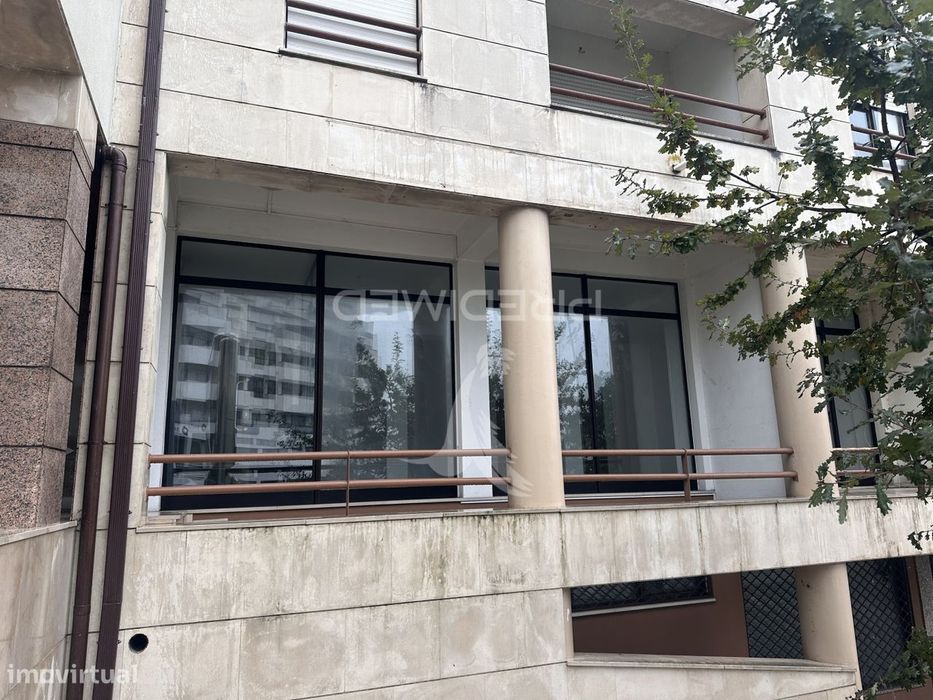 Fantástica Loja nas Olhalvas, Leiria.