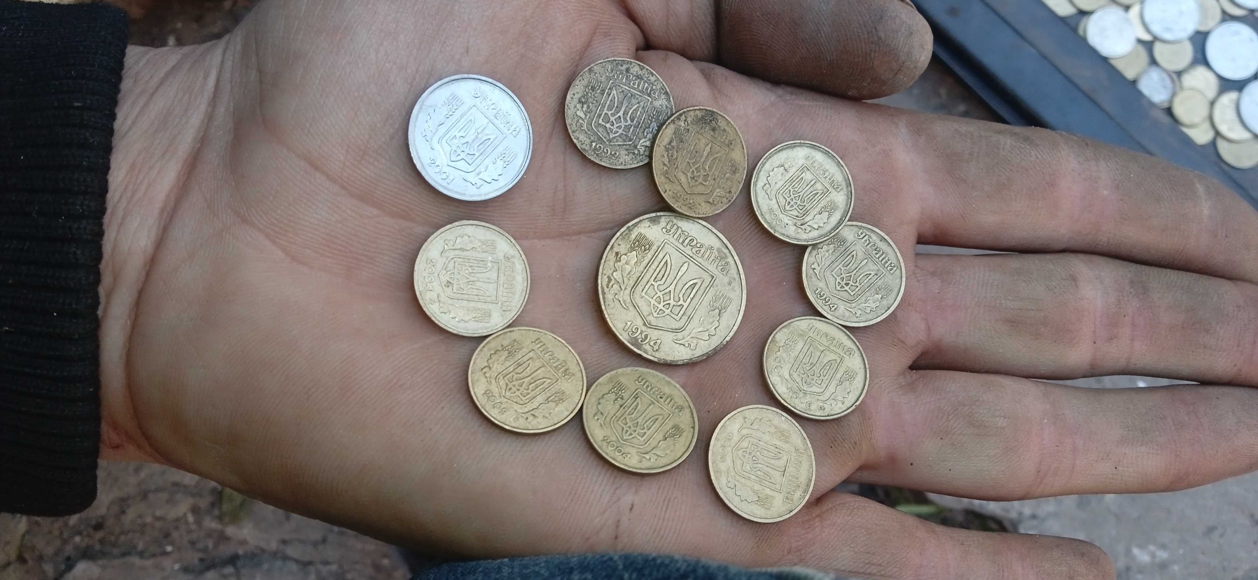 Продам монеты 10 коп 1994-1992