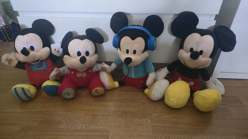 4 Mickeys alguns falam