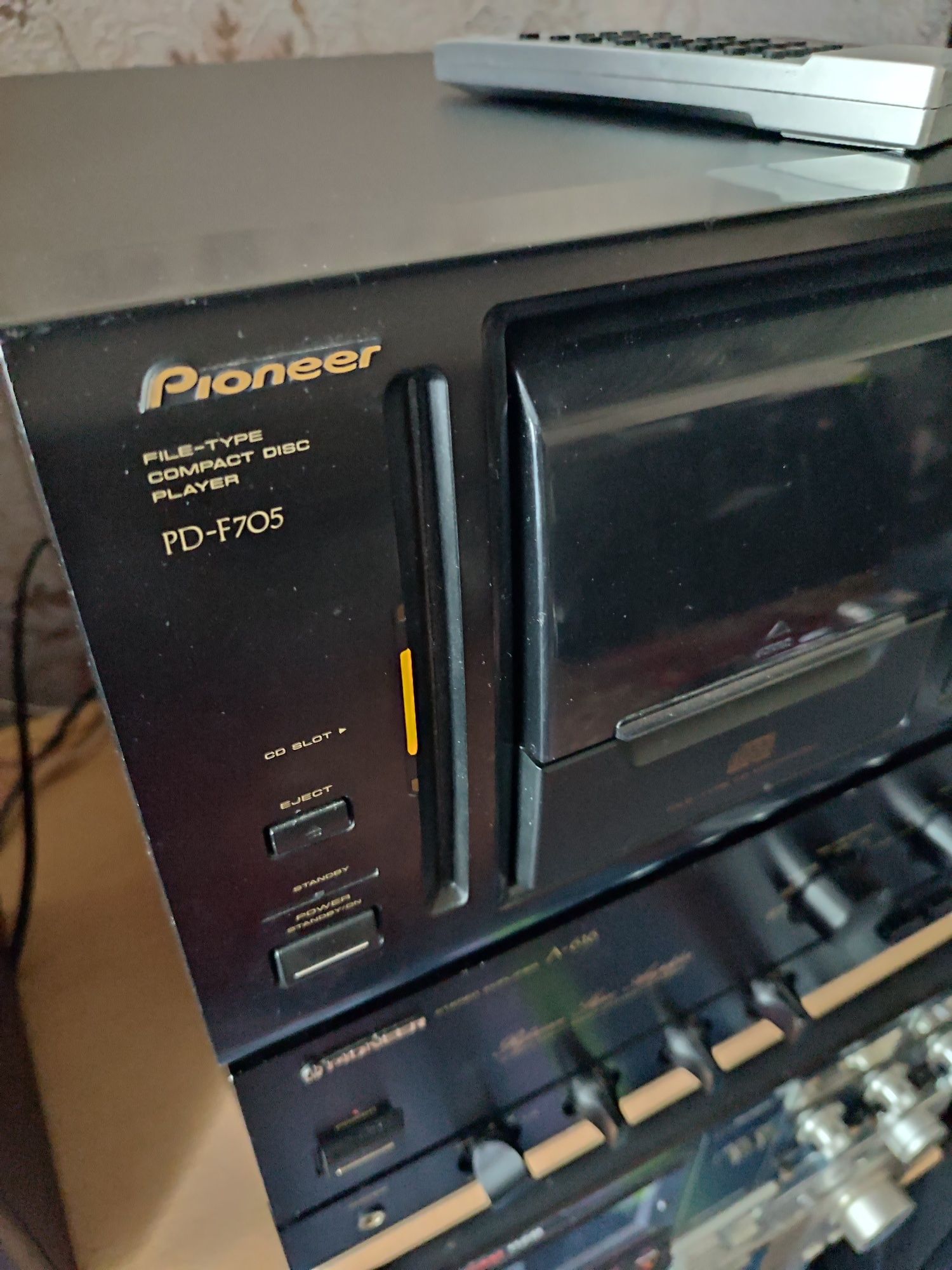 Cd-плеер pioneer РD-F705.