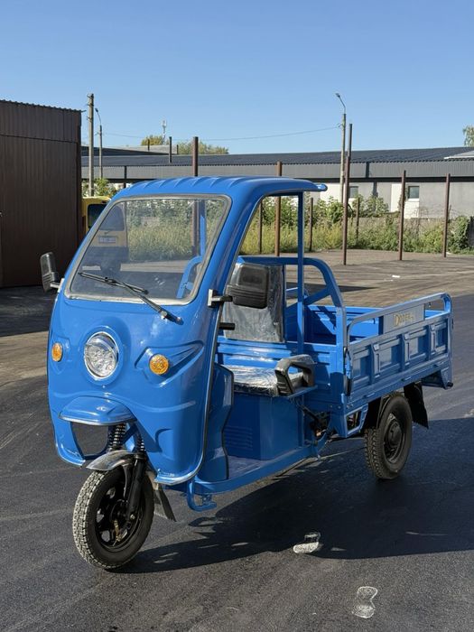Кабіна для електротрицикла вантажного DOZER Mod 2Е