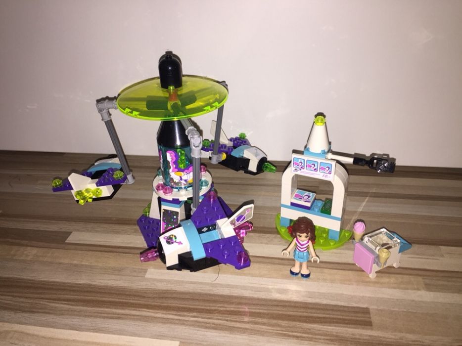 Kosmiczna karuzela Lego Friends LEGO