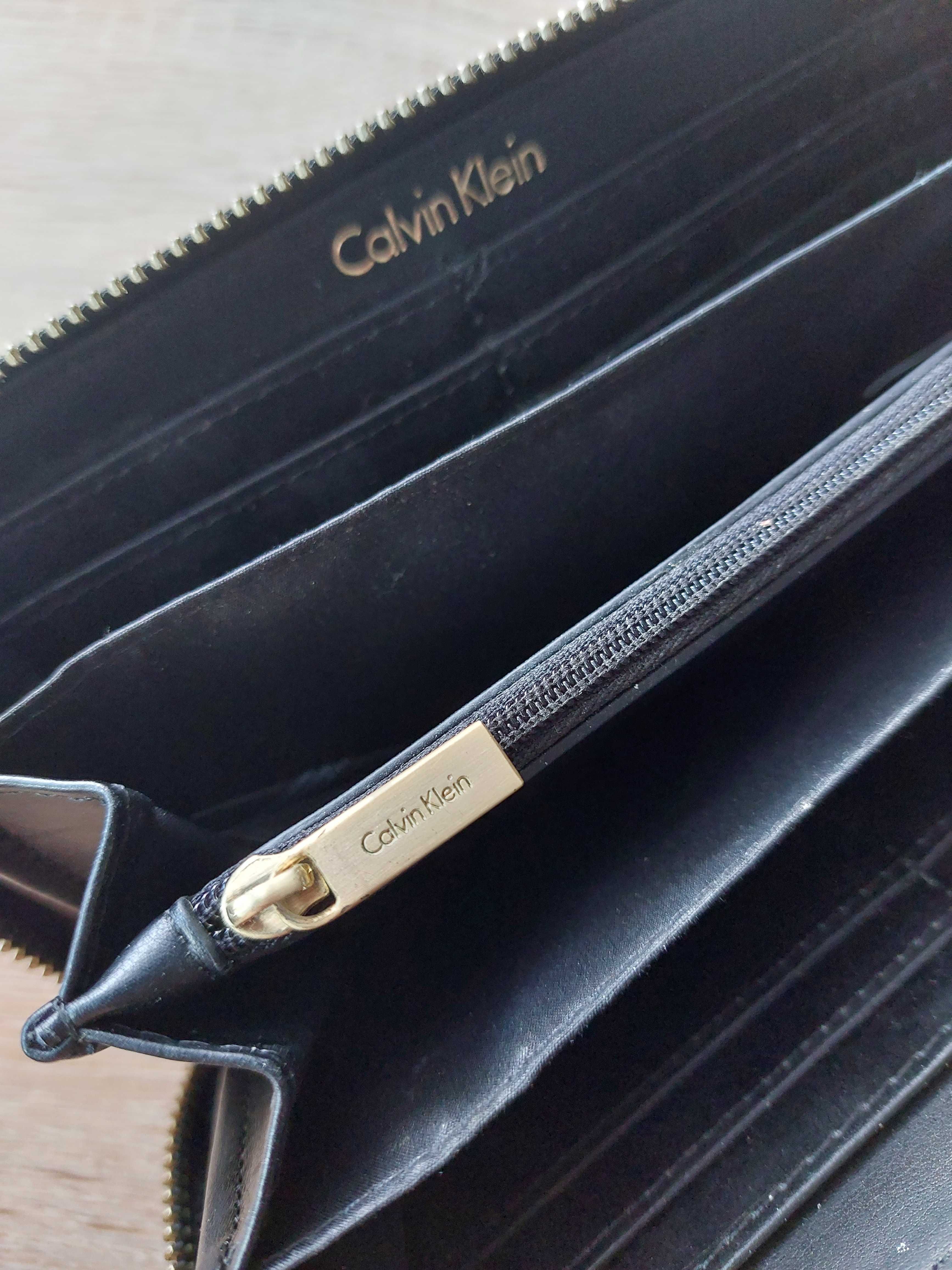 Duży czarny portfel damski Calvin Klein
