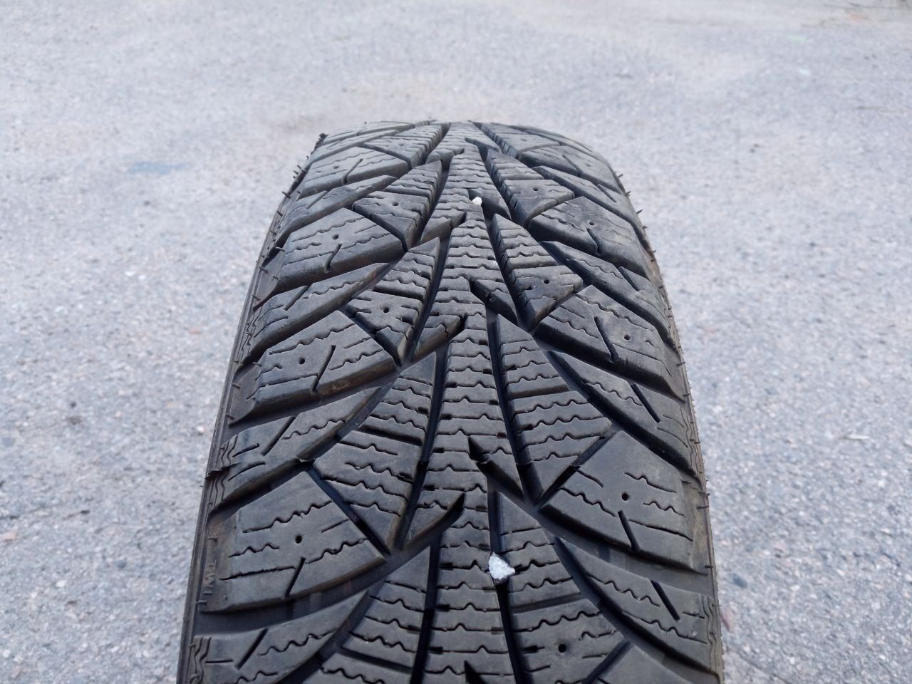 Зимові шини,гума зима
175/65R14
Майже нова, проїздила лише один