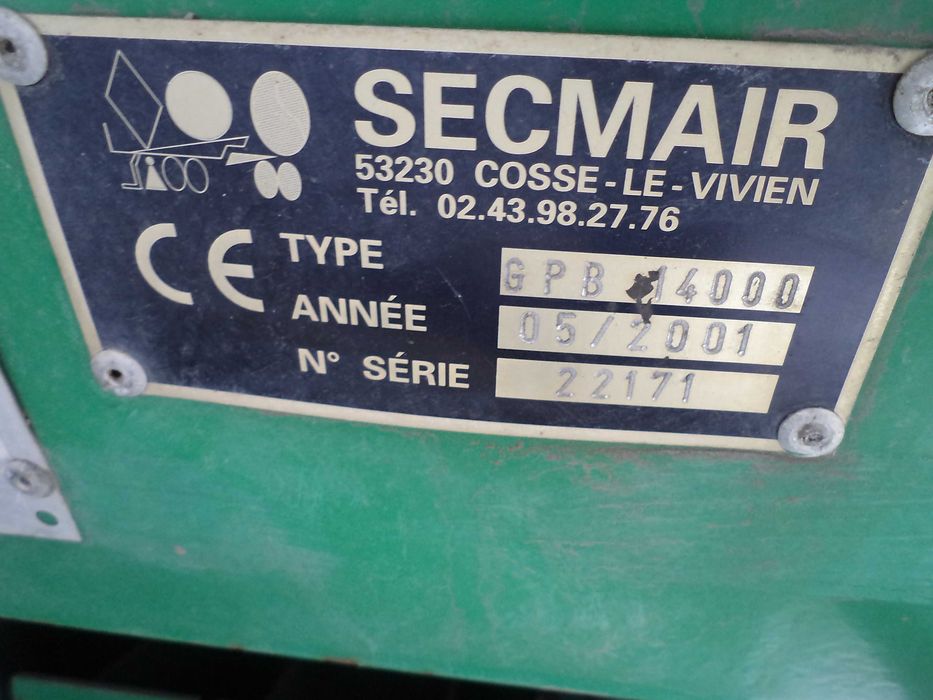 Rozściełacz układarka kruszywa grysu równiarka zawieszana SECMAIR