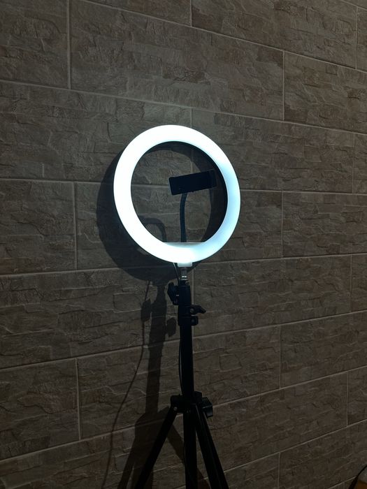 Кільцева лампа продам