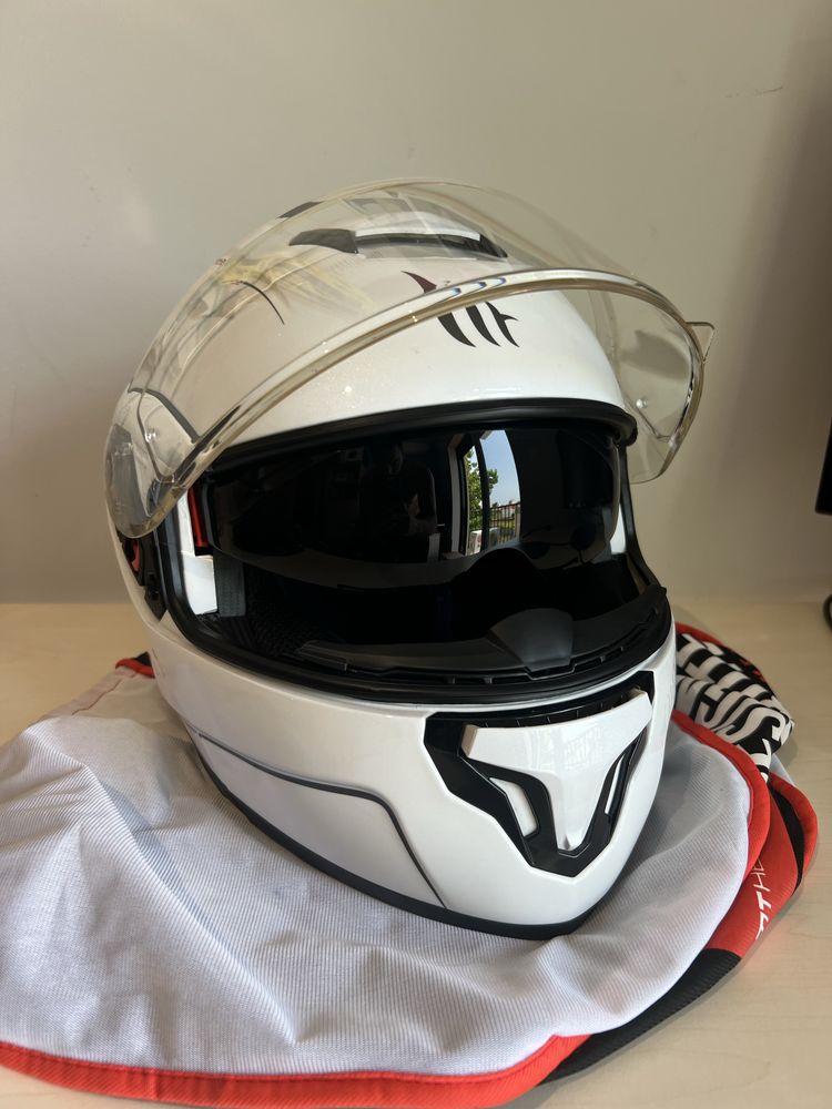 Capacete modular em excelente estado