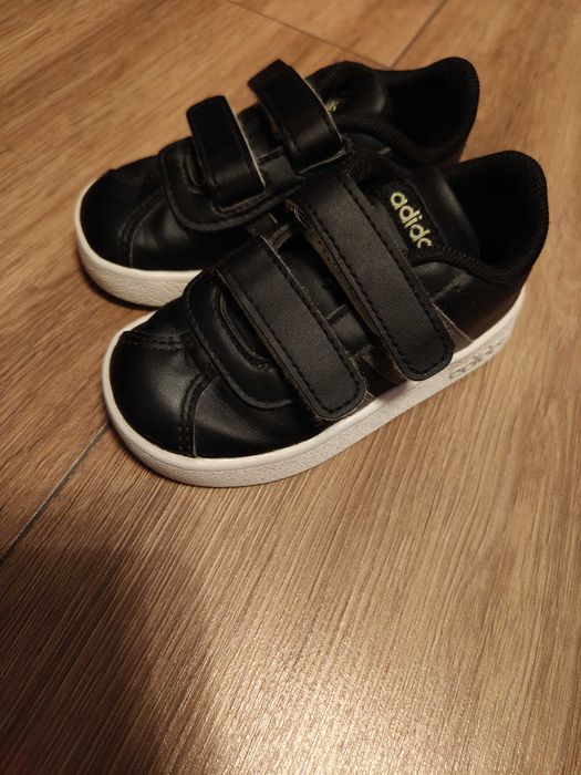 Buty Adidas dla chłopca rozmiar 21
