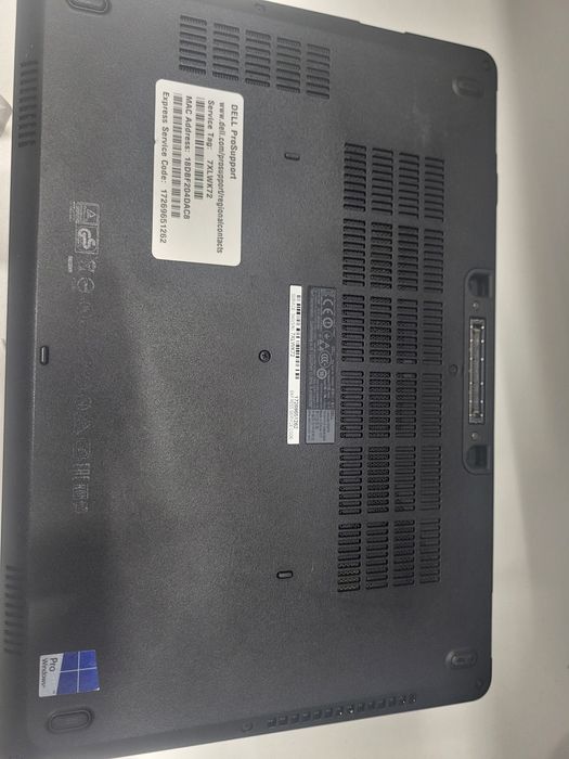 Solidny laptop Dell Latitude E5470 - wydajność i wytrzymałość w jednym