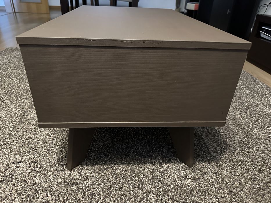 Mesa de apoio castanha