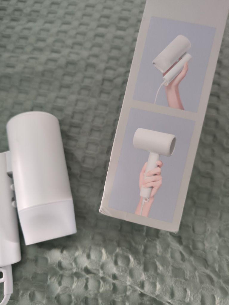 Secador de cabelo dobrável da Xiaomi novo por usar