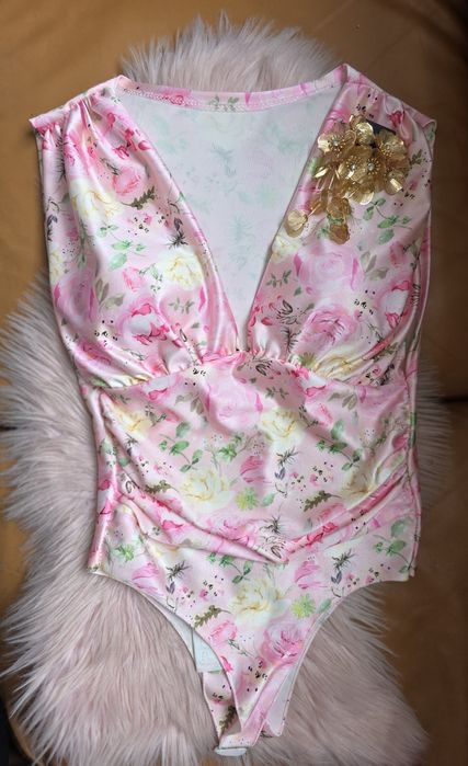 Sprzedam body w kwiaty. Nowe