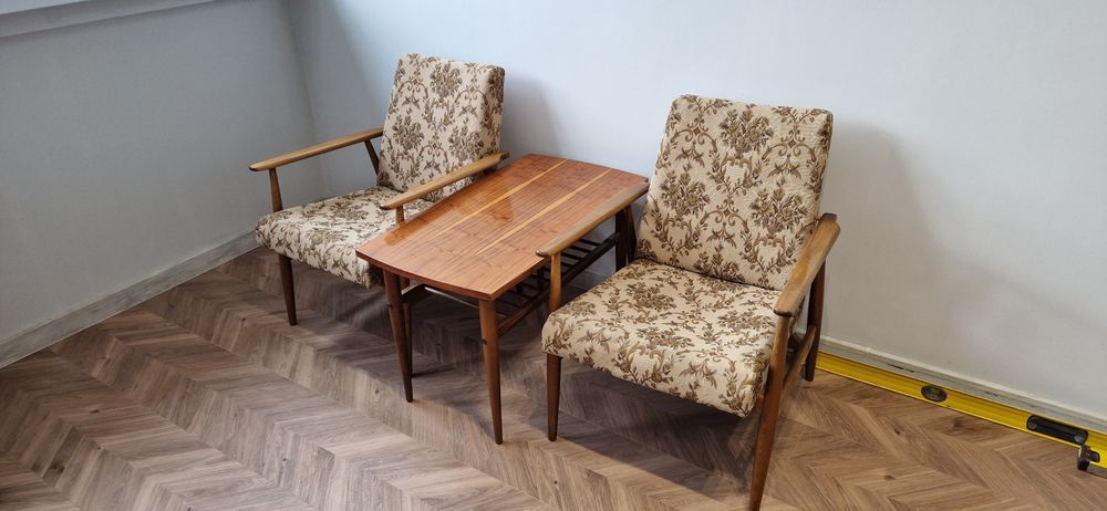 Stylowe fotele klubowe z 1972 r